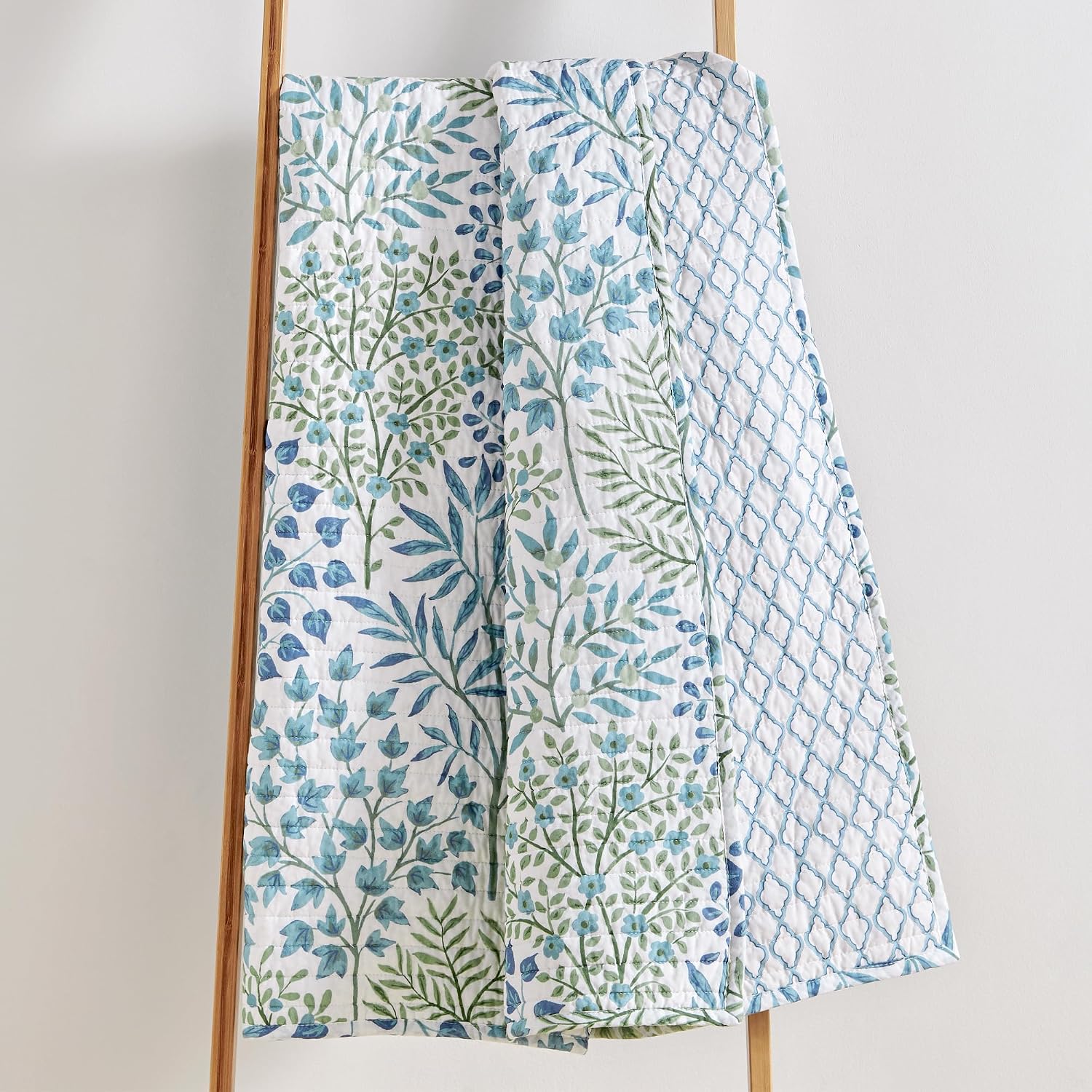Forest Green Leaves Cotton Quilted Throw 50x60in